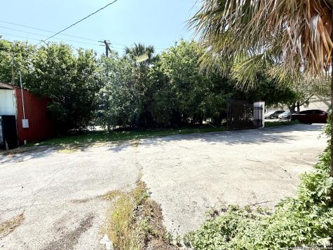 1010 W Ashby Place San Antonio TX 78212