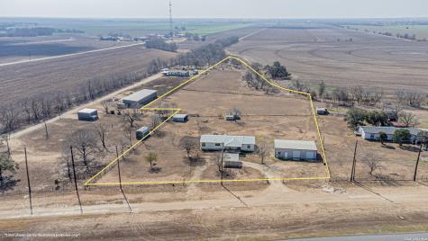 3124 Hwy 90 E Castroville TX 78009