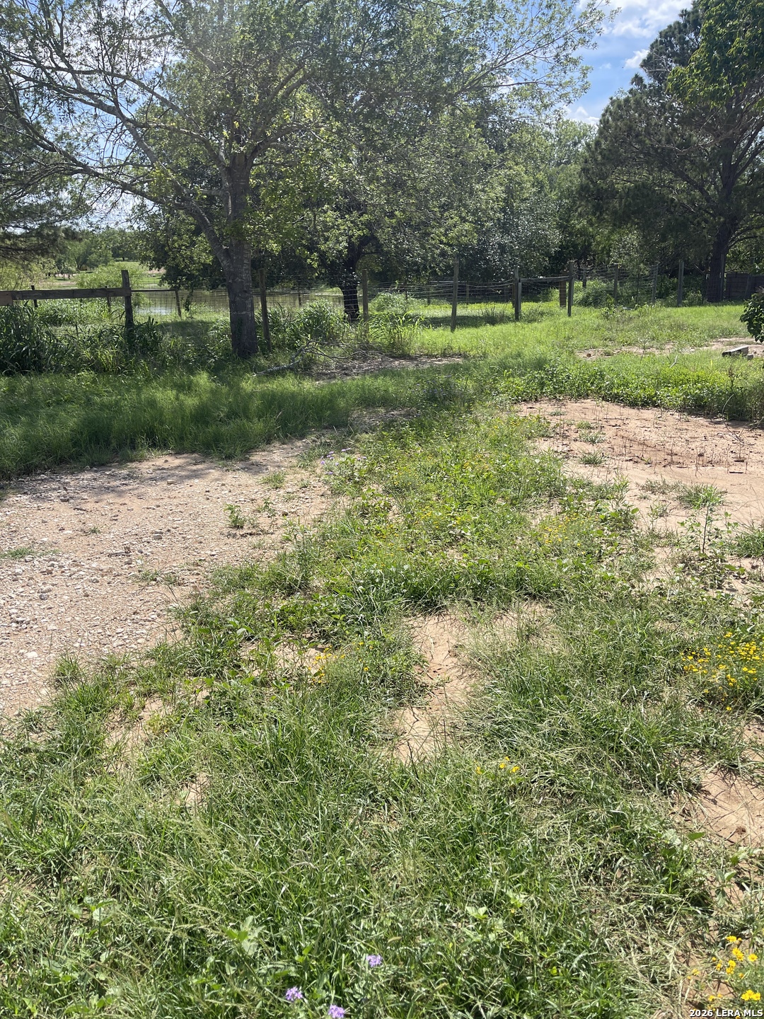 138 Country View Floresville TX 78114