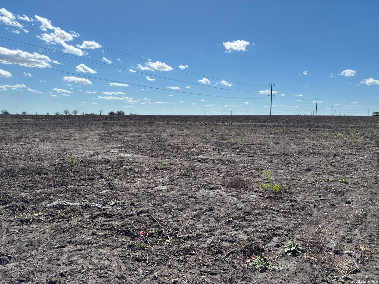 203 Farmhouse Marion TX 78124