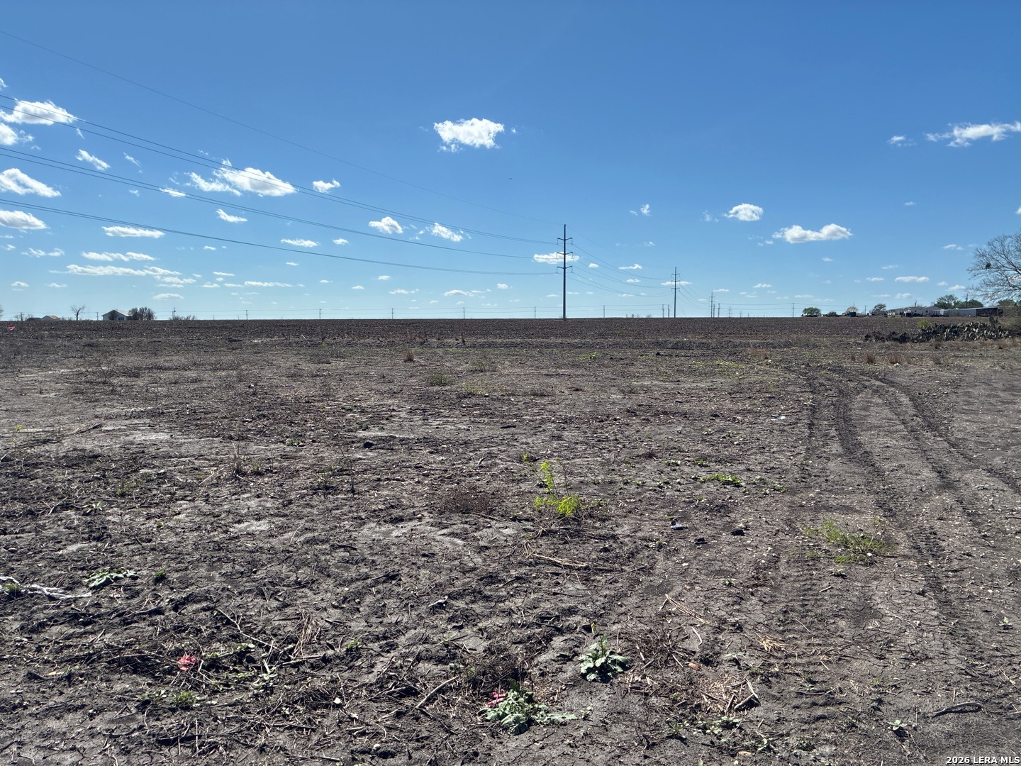 203 Farmhouse Marion TX 78124