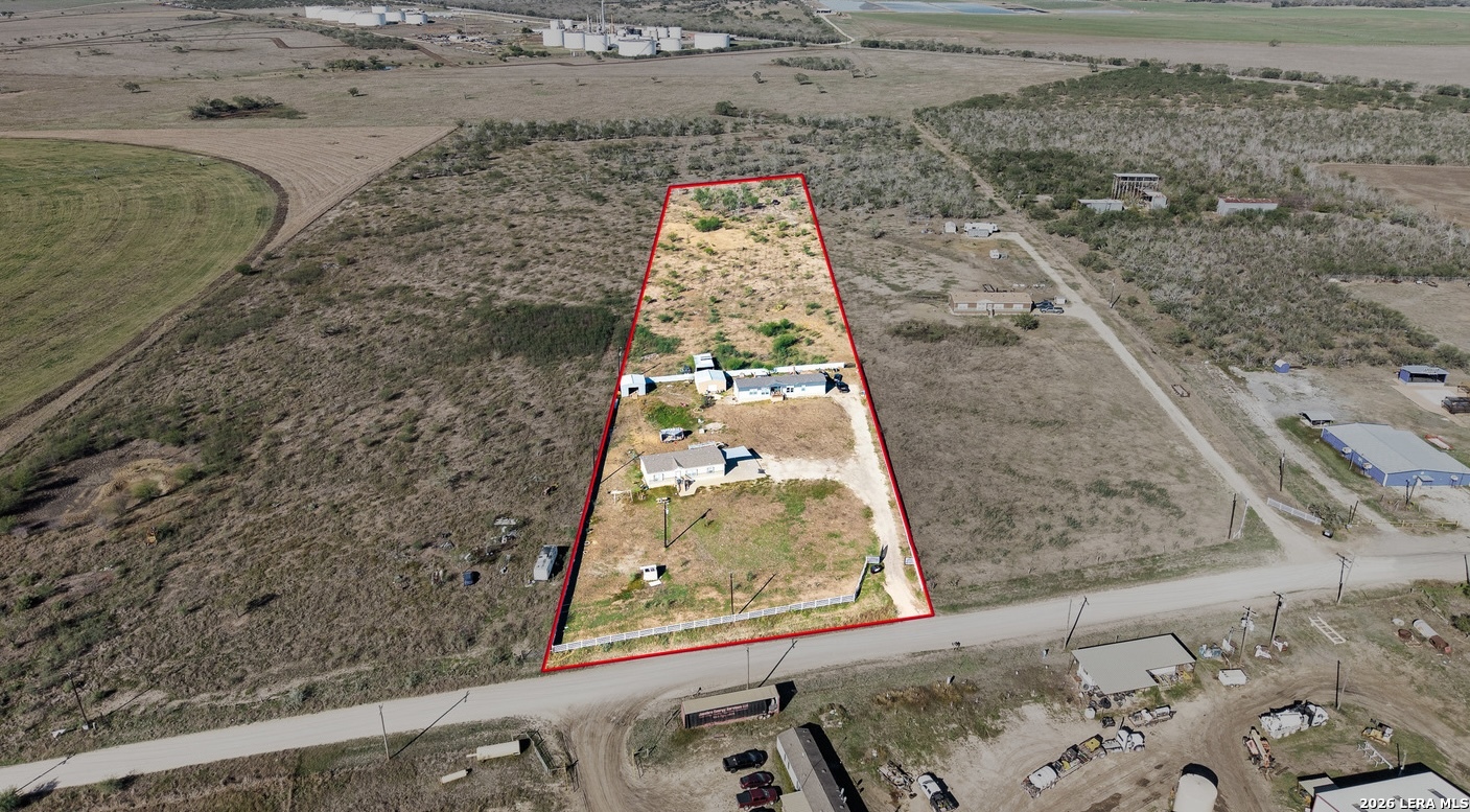 664 County Road 483 Nixon TX 78140