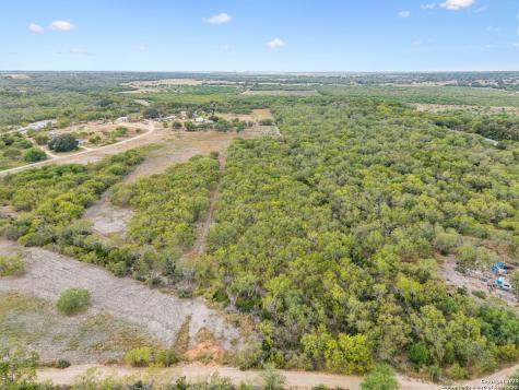 3808 County Road 128 Floresville TX 78114