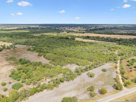3808 County Road 128 Floresville TX 78114