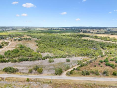 3808 County Road 128 Floresville TX 78114