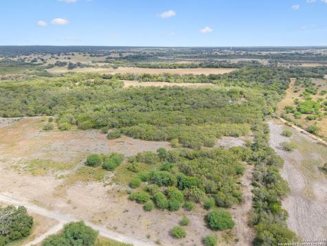 3808 County Road 128 Floresville TX 78114