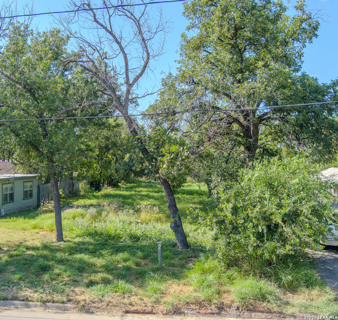 224 E Leona Street Uvalde TX 78801