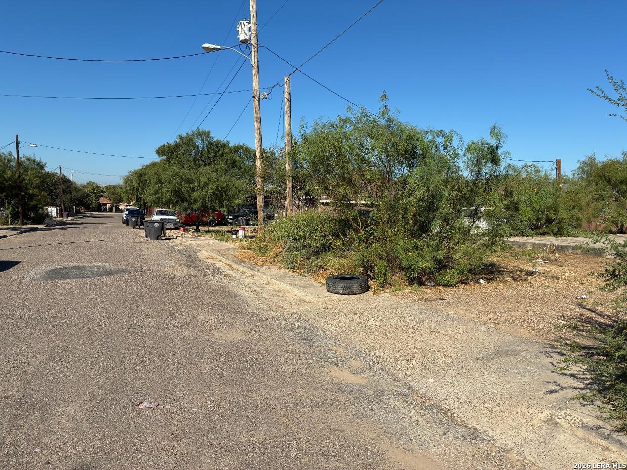 633 Guisseppi Eagle Pass TX 78852