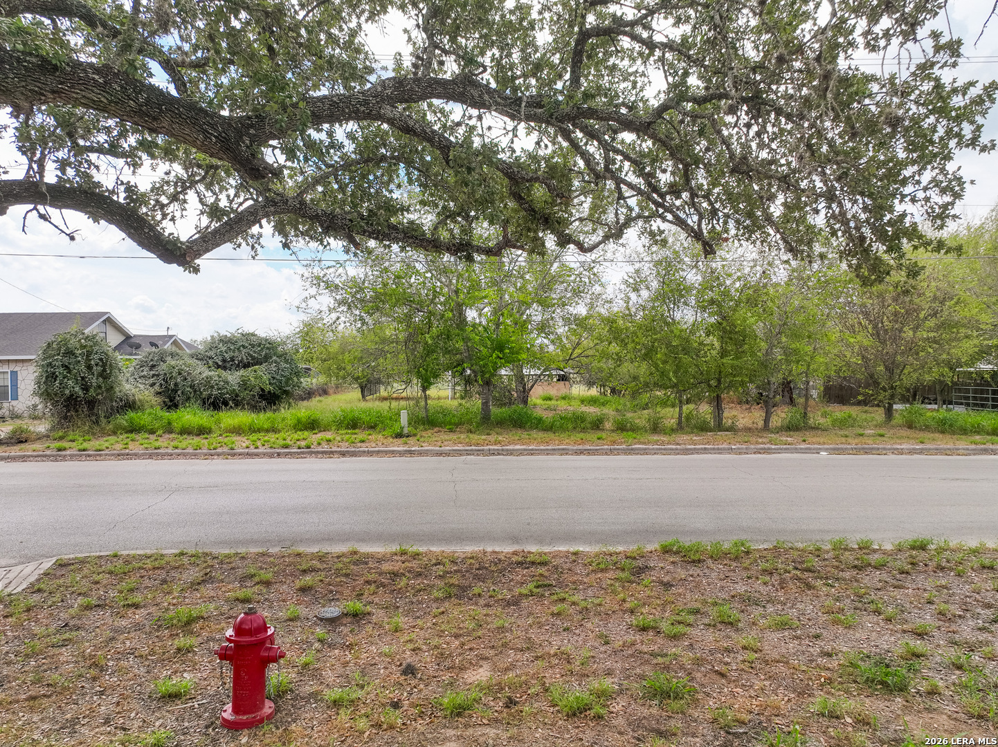 607 W Colonial Devine TX 78016