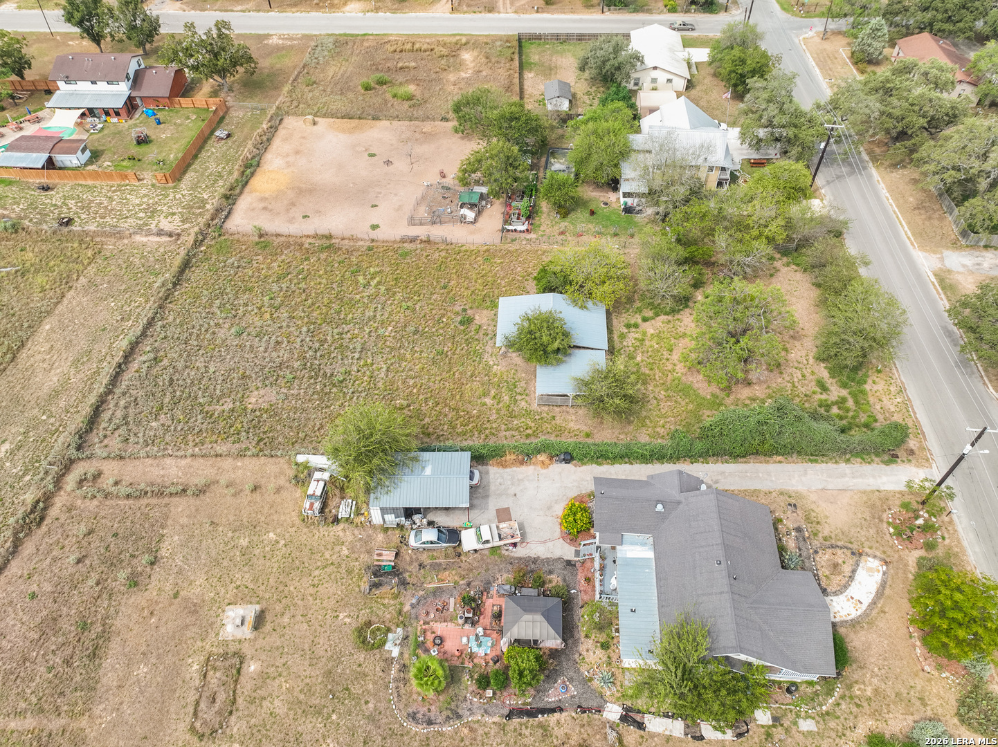 607 W Colonial Devine TX 78016