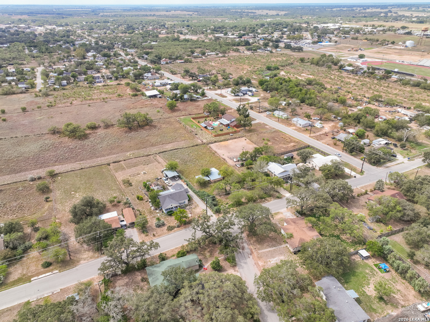 607 W Colonial Devine TX 78016