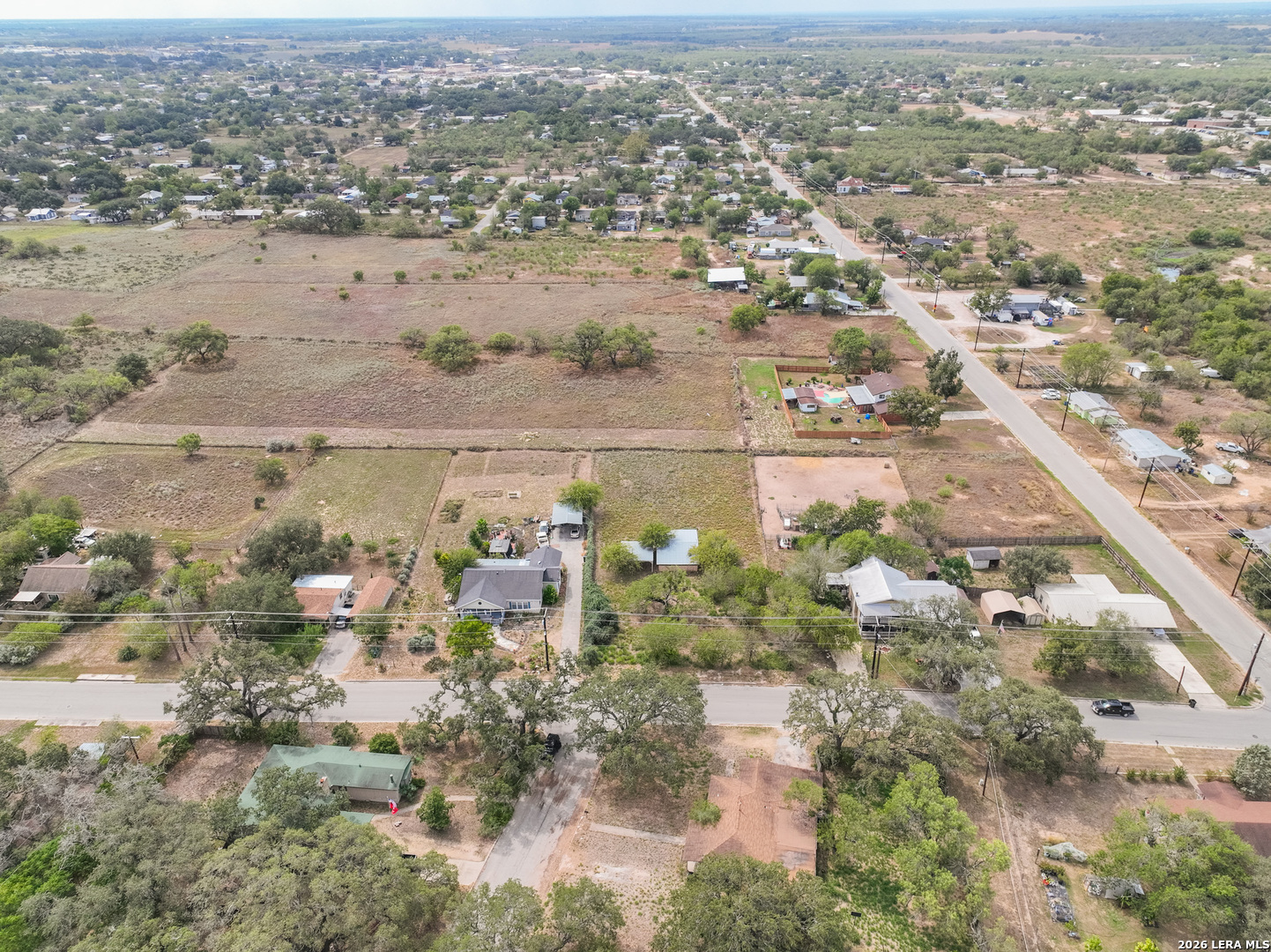 607 W Colonial Devine TX 78016