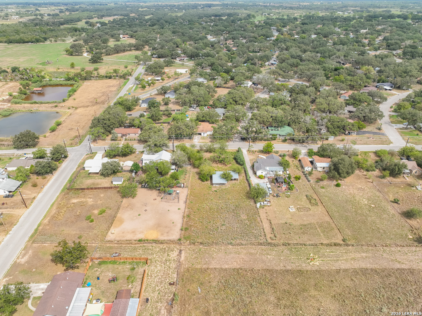 607 W Colonial Devine TX 78016