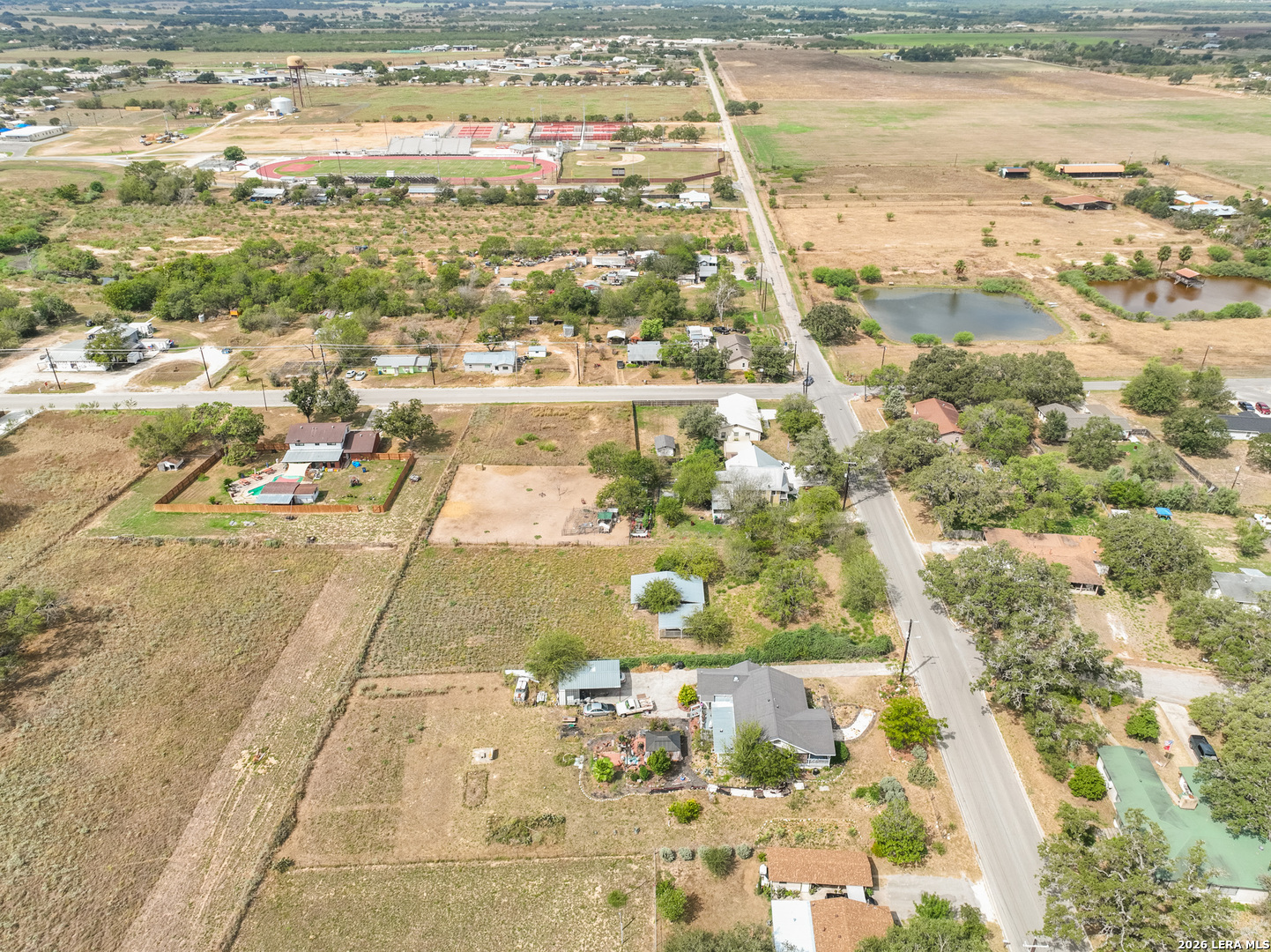 607 W Colonial Devine TX 78016