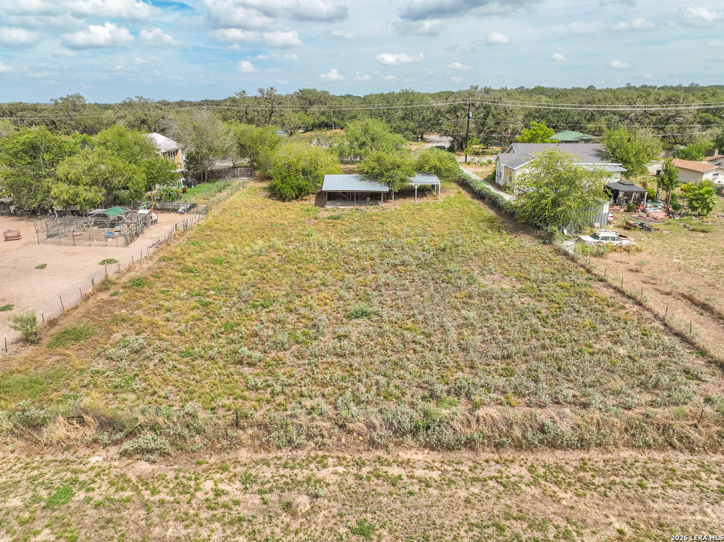 607 W Colonial Devine TX 78016
