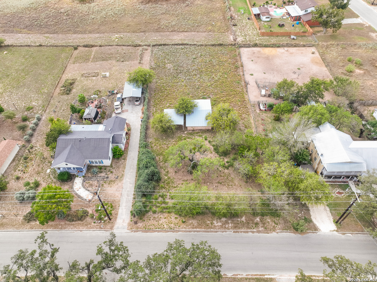 607 W Colonial Devine TX 78016