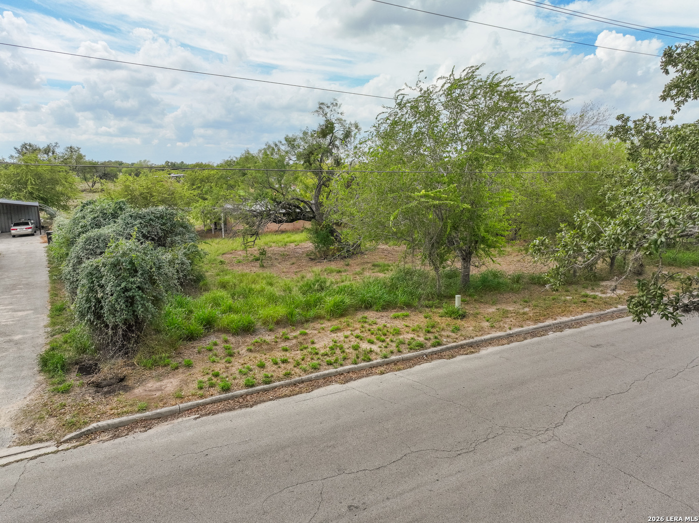 607 W Colonial Devine TX 78016