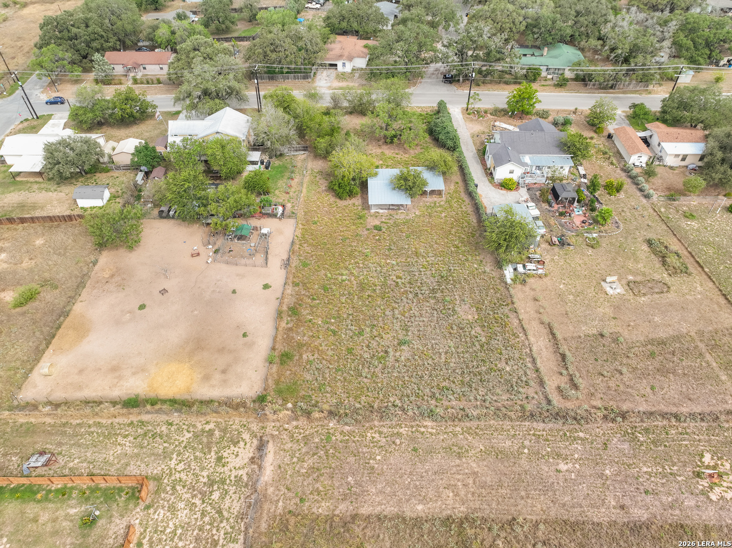 607 W Colonial Devine TX 78016