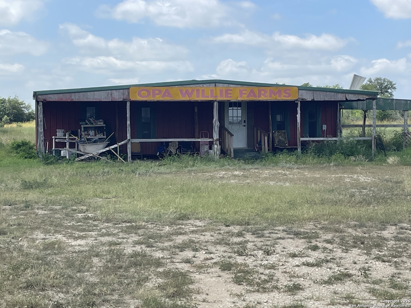 5985 Highway 90 W Hondo TX 78861