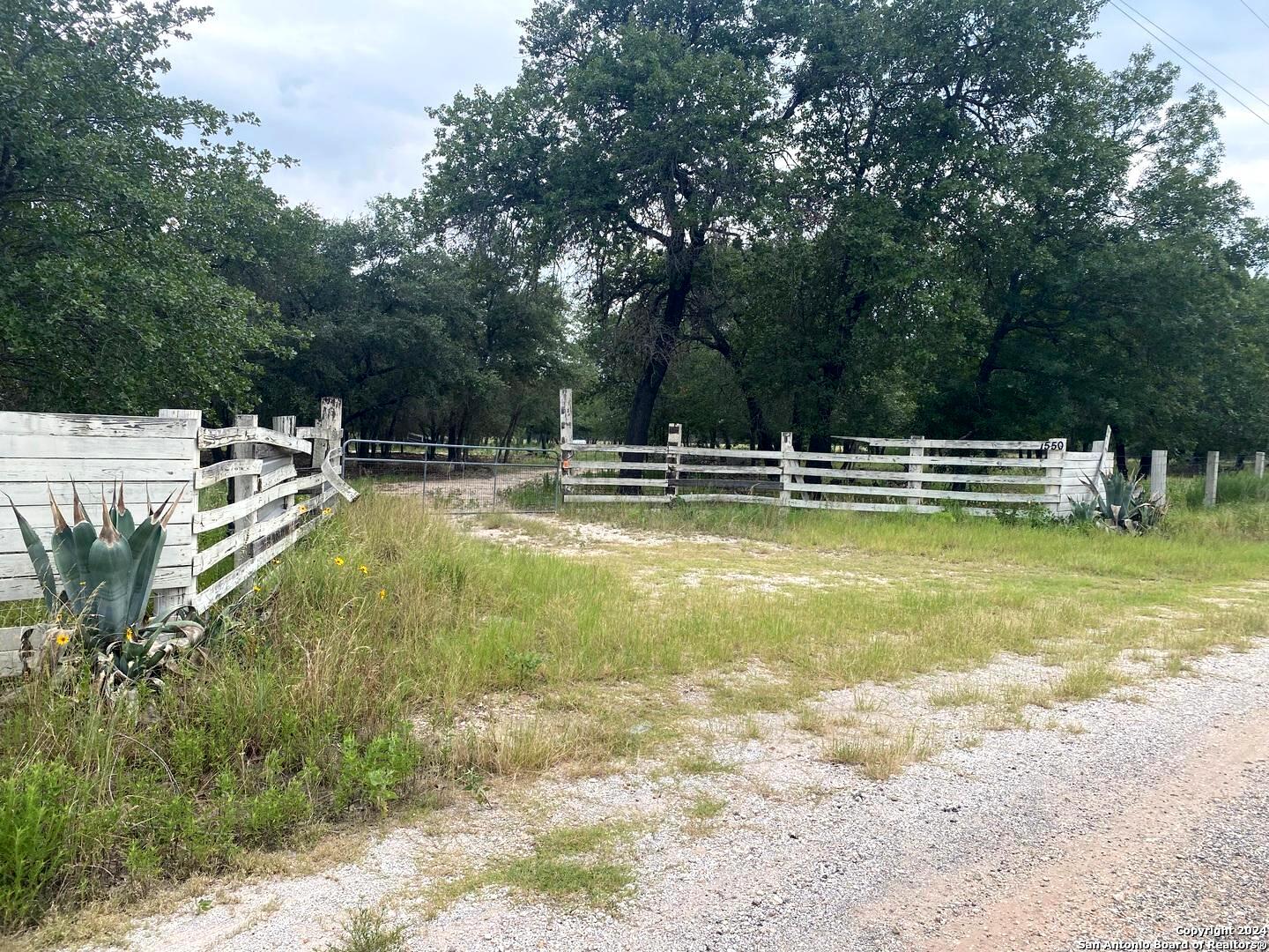 1550 E Hickory Lane San Antonio TX 78264