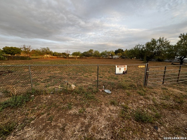412 N Transportation Drive Devine TX 78016