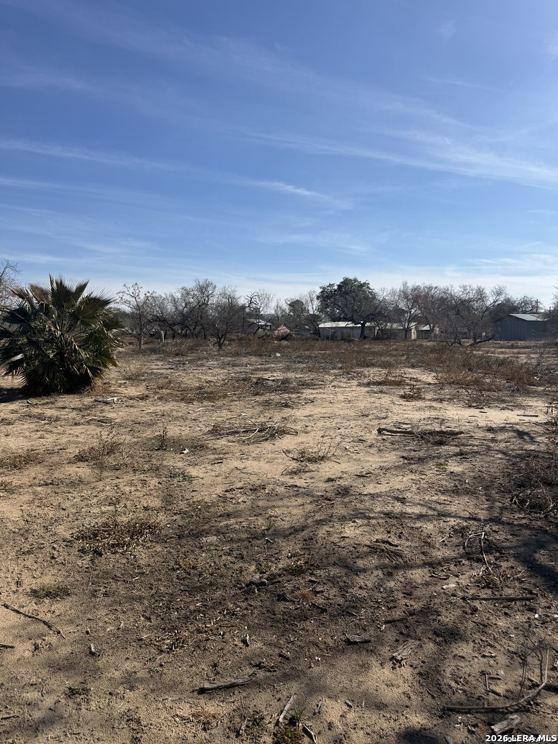 412 N Transportation Drive Devine TX 78016