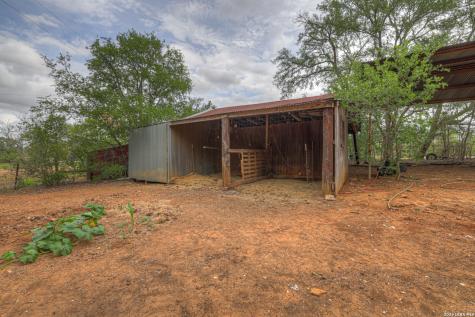418 Fm 2984 Luling TX 78648