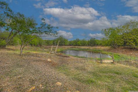 418 Fm 2984 Luling TX 78648