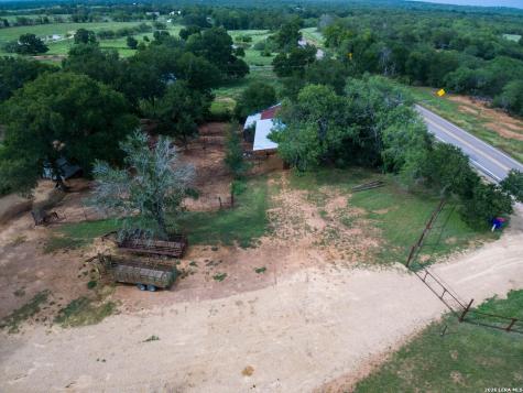 418 Fm 2984 Luling TX 78648