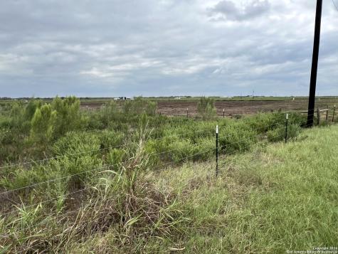 5155 St Hwy 97w Floresville TX 78114