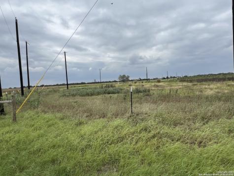 5155 St Hwy 97w Floresville TX 78114