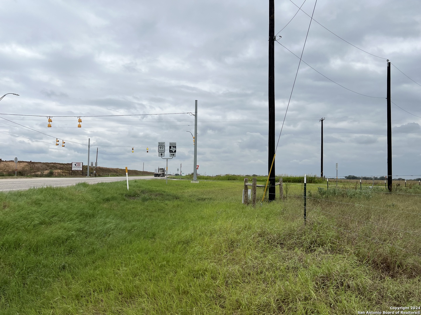5155 St Hwy 97w Floresville TX 78114