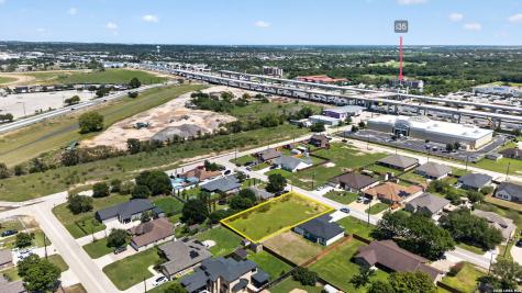 8497 Ventura Boulevard Selma TX 78154