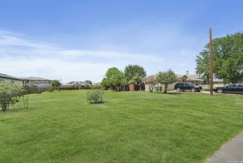 8497 Ventura Boulevard Selma TX 78154