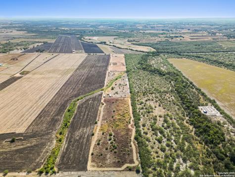 2415 Fm 1518 St Hedwig TX 78152