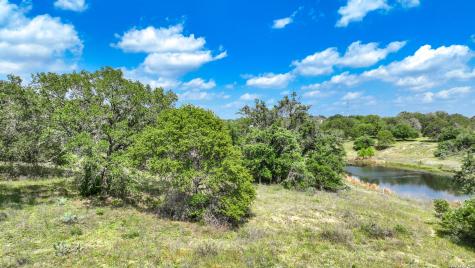 108 Misty Bend Floresville TX 78114