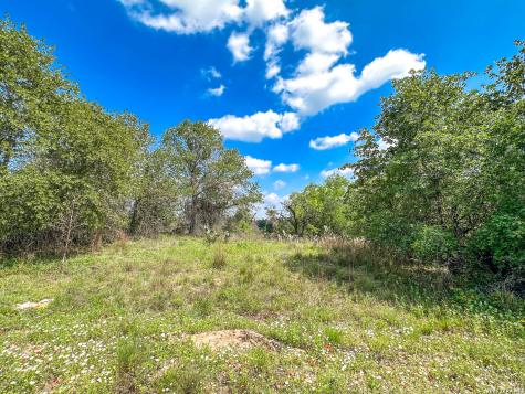 108 Misty Bend Floresville TX 78114