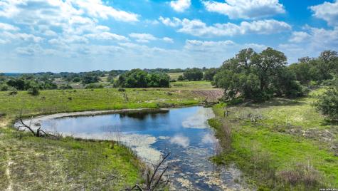 108 Misty Bend Floresville TX 78114
