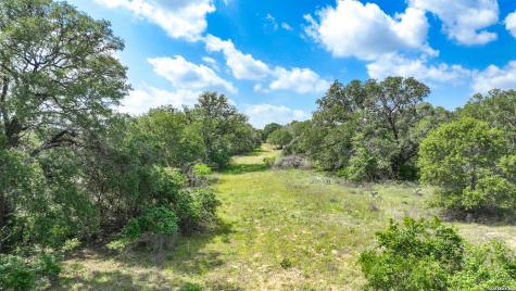 108 Misty Bend Floresville TX 78114
