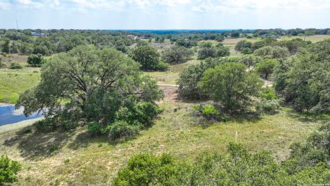 108 Misty Bend Floresville TX 78114