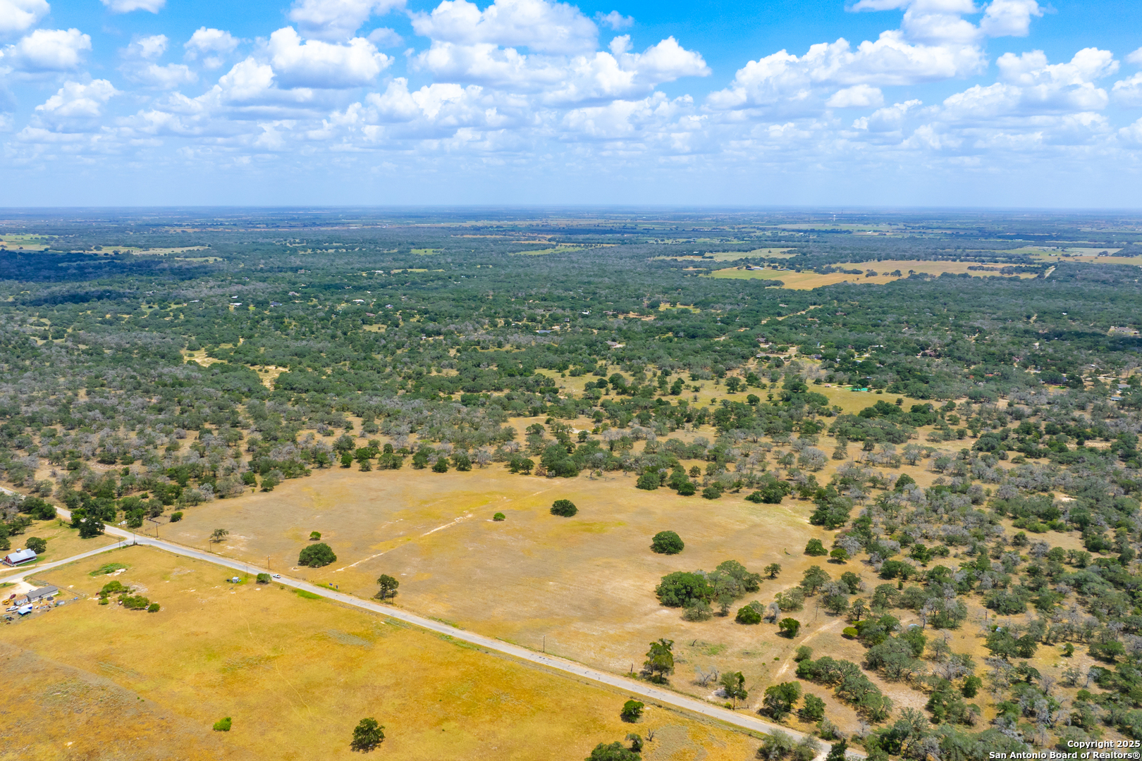 2774 County Road 320 Floresville TX 78114