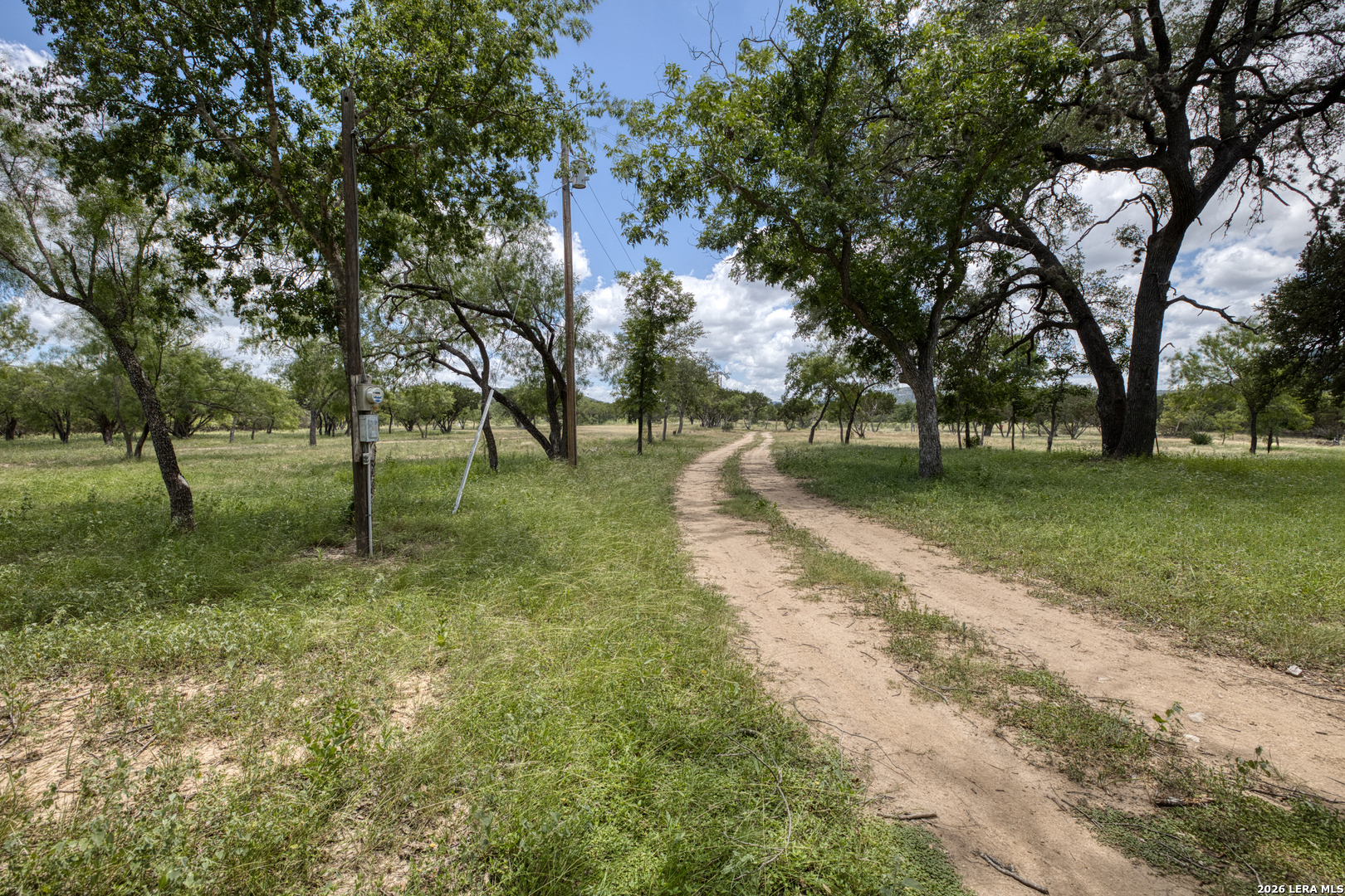 00 Cr 393 Camp Wood TX 78833