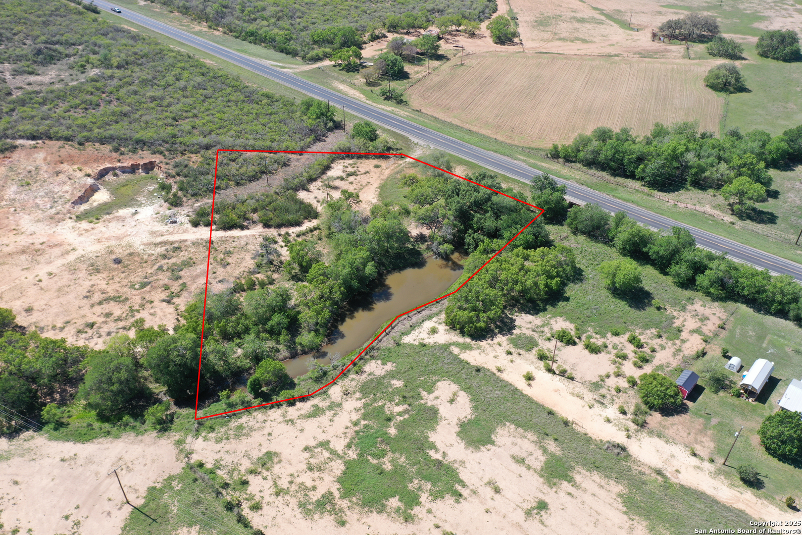 3894 S State Highway 173 Devine TX 78016