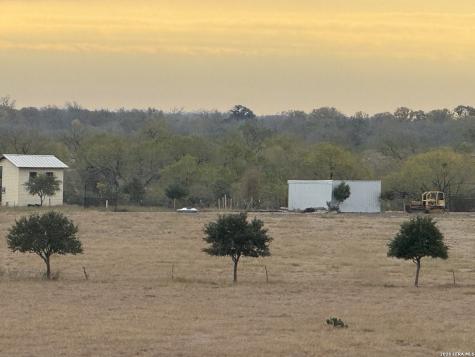 C.r 220 County Road 220 Floresville TX 78114