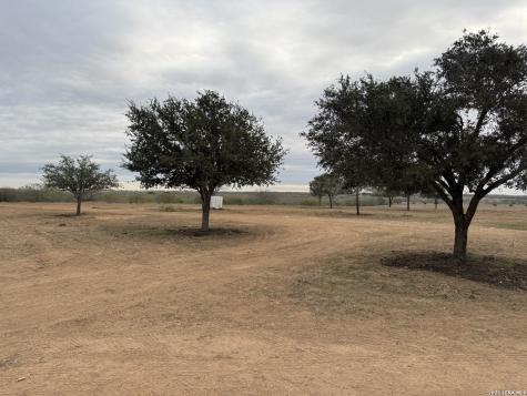 C.r 220 County Road 220 Floresville TX 78114