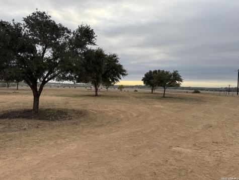 C.r 220 County Road 220 Floresville TX 78114