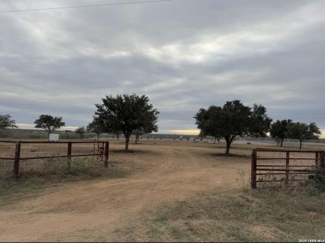 C.r 220 County Road 220 Floresville TX 78114