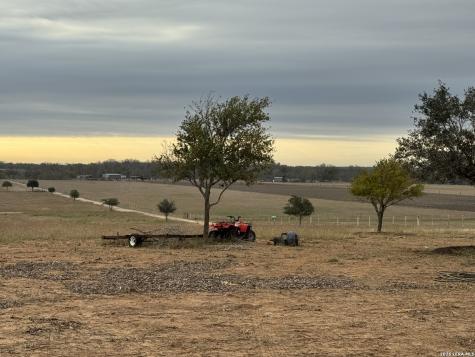 C.r 220 County Road 220 Floresville TX 78114