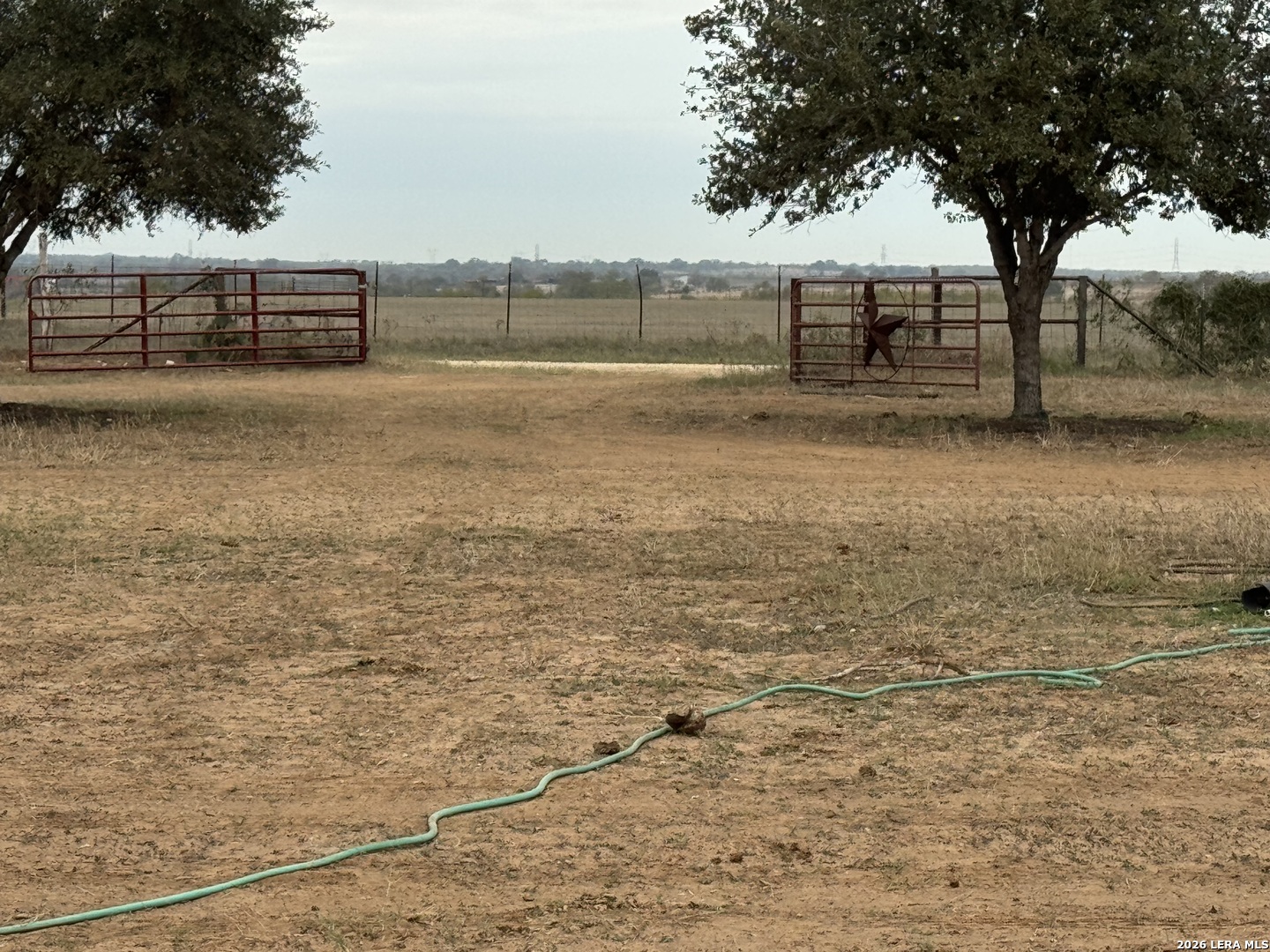 C.r 220 County Road 220 Floresville TX 78114