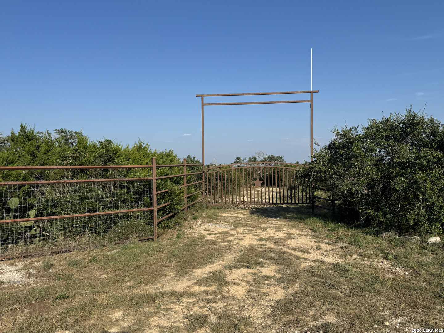 1423 County Road 2744 Mico TX 78056